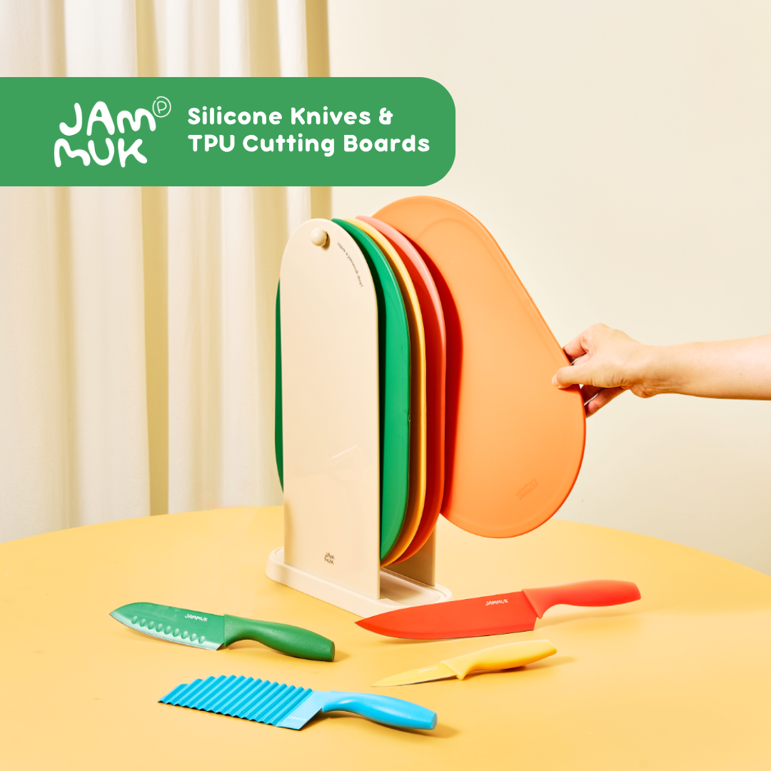Stainless Steel Cutting Knifes and Double Sided Chopping Board